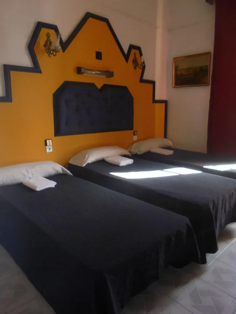 Pension Nuevo Pino Seville Guest house